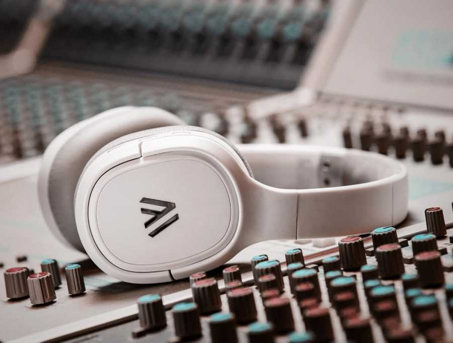 Altigo Wireless Headphones Featured Image